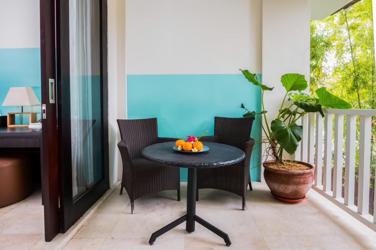 Montigo Resorts Seminyak Zewnętrze zdjęcie A balcony